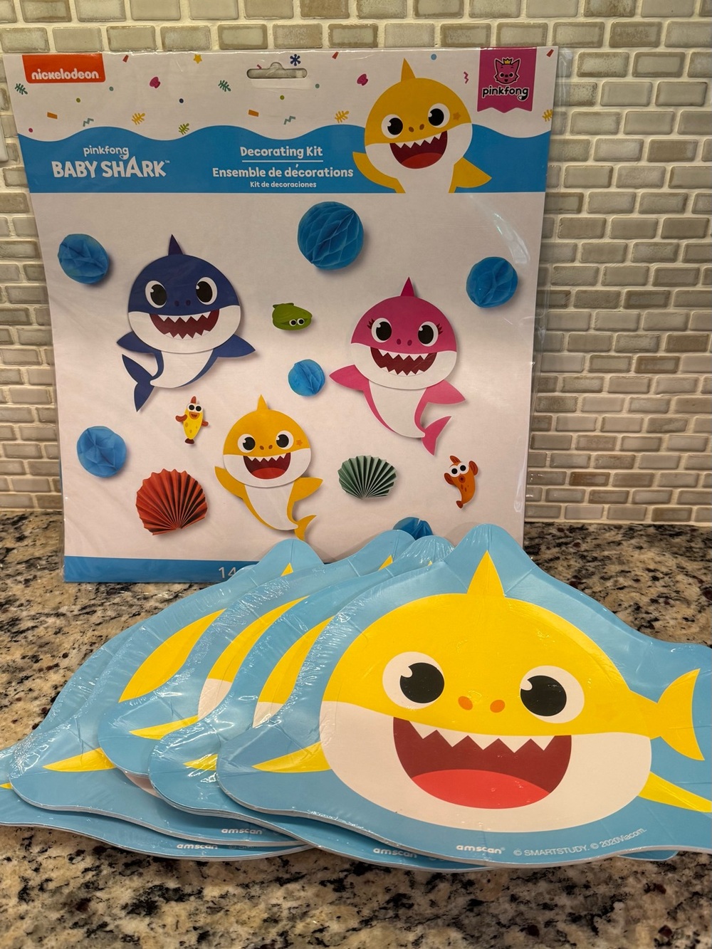 Baby Shark-Themed Party Decorations and plates Birthday Pinkfong NEW